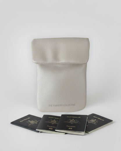 Signal Blocking Pouch Sara - Taupe